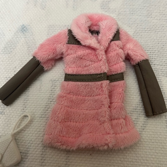 Barbie 3 piece Outfit Pink/Brown Jacket, Shoes and Pocketbook - Picture 5 of 7